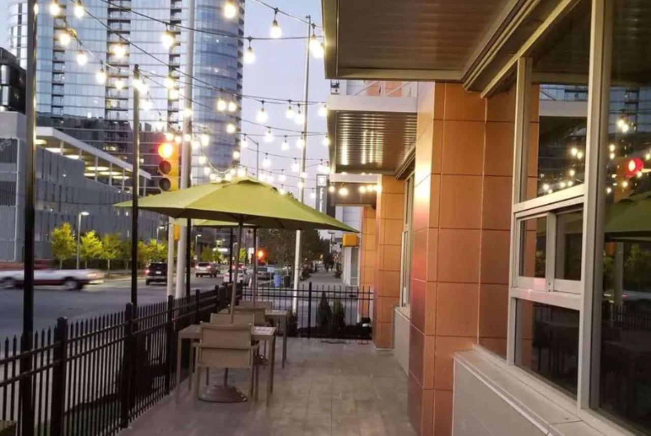 La Quinta Inn & Suites By Wyndham Indianapolis Downtown Luaran gambar