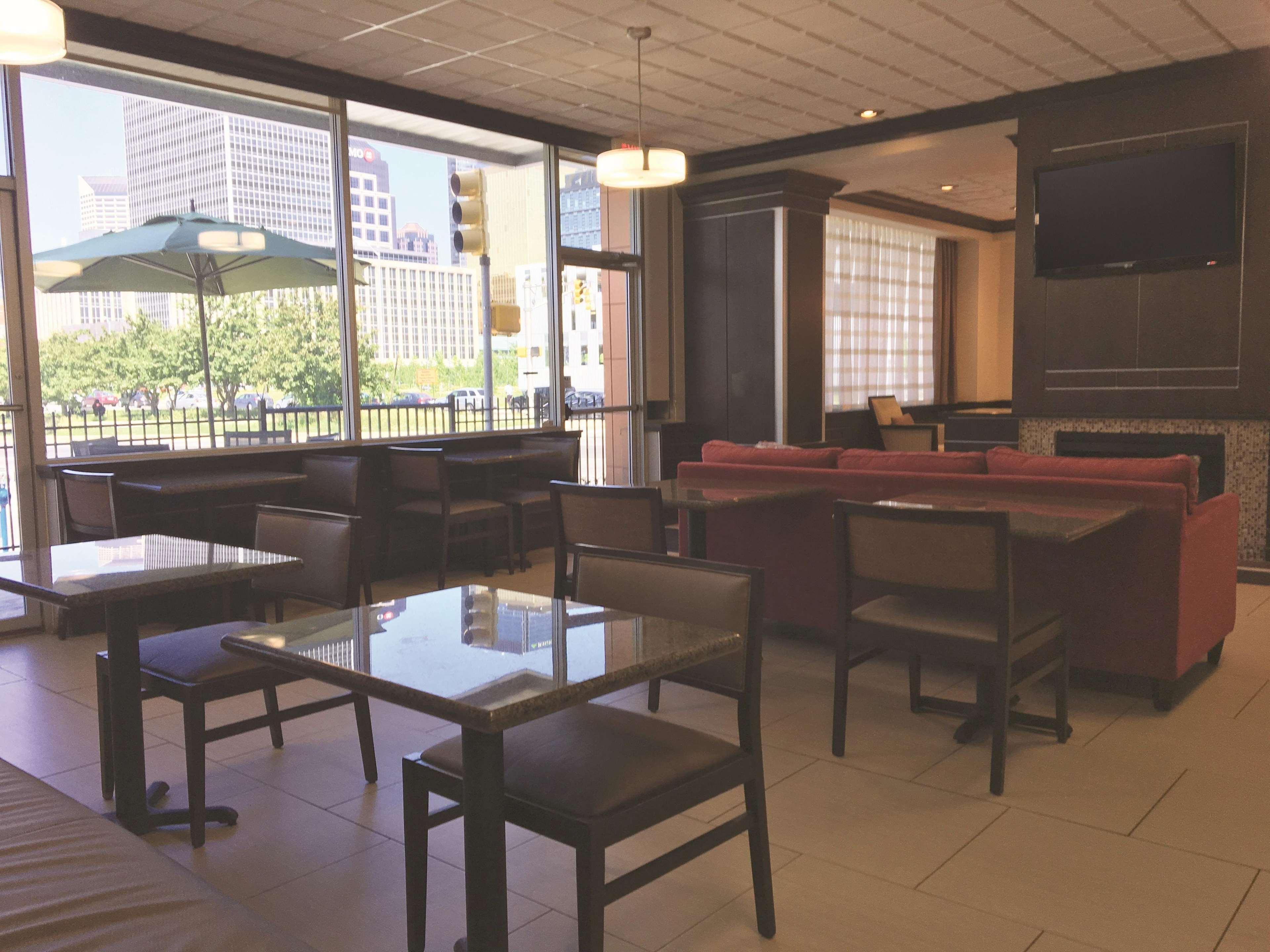 La Quinta Inn & Suites By Wyndham Indianapolis Downtown Luaran gambar